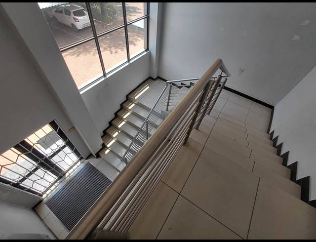 484M² OFFICE TO LET IN RANDJESPARK